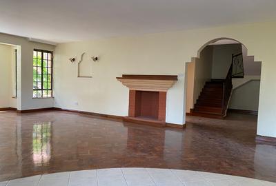 5 Bed Townhouse with En Suite in Lavington