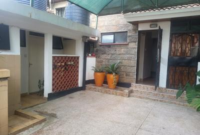 4 Bed House with En Suite in Nairobi West