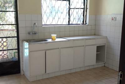 3 Bed Apartment with En Suite in Lavington