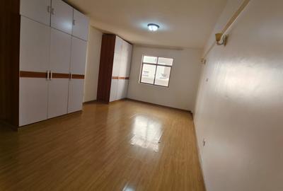 2 Bed Apartment with Swimming Pool in Kilimani - 3