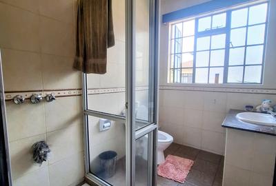 4 Bed House with En Suite at Lavington - 4