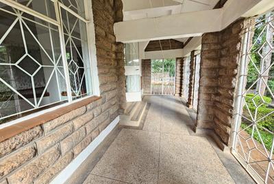 4 Bed House with En Suite in Nyari