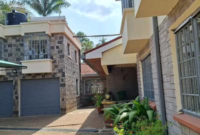 5 Bed House with En Suite in Runda - 4