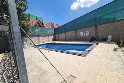 3 Bed Apartment with En Suite at Off Brook House Drive - 2