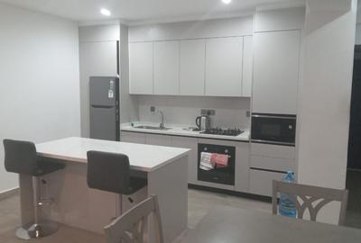 Serviced 2 Bed Apartment with En Suite in Riverside