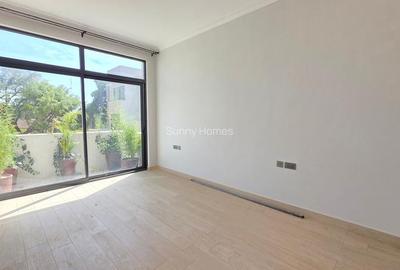 5 Bed Townhouse with En Suite at Lavington - 4