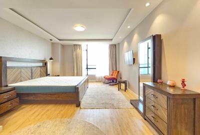 Furnished 3 Bed Apartment with En Suite in Brookside