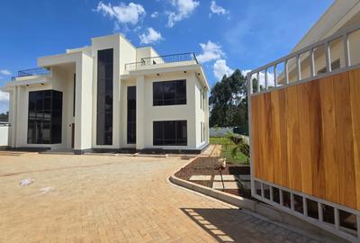 5 Bed House with En Suite in Loresho