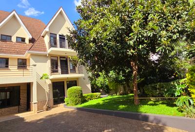 5 Bed Townhouse with En Suite at Lavington Off James Gichuru Road - 4