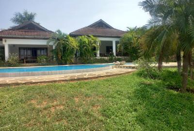 4 Bed Villa with En Suite at Bofa