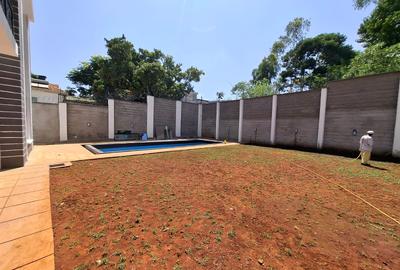 5 Bed Townhouse with En Suite in Lavington - 4