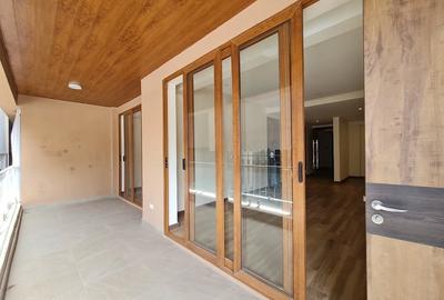 2 Bed Apartment with En Suite at Peponi Road - 4