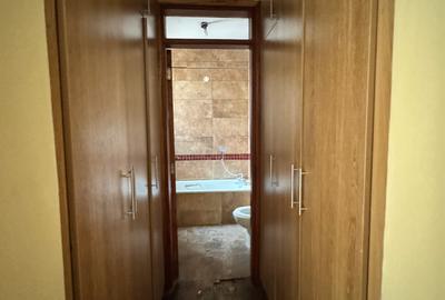 Serviced 2 Bed Apartment with En Suite in Riverside - 4