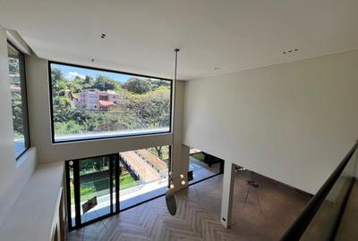 5 Bed House with Swimming Pool in Kitisuru