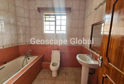 5 Bed House with En Suite in Runda - 3