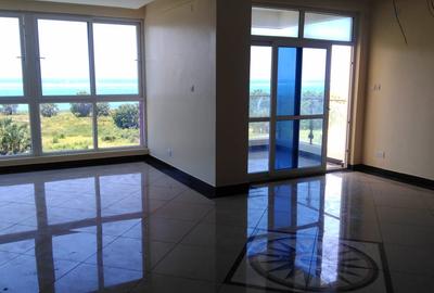 3 Bed Apartment with En Suite at Ar2497 - 4