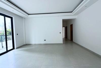 3 Bed Apartment with En Suite in Brookside - 4