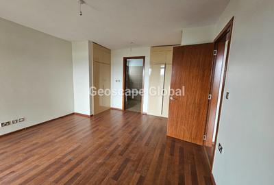 3 Bed Apartment with En Suite in Parklands