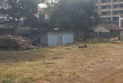 Commercial Property with Parking in Garden Estate - 3