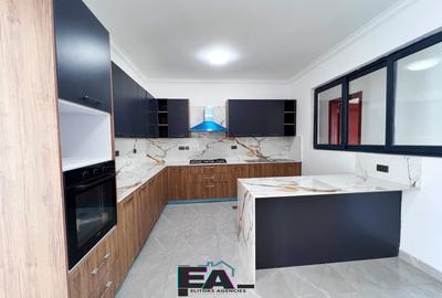 3 Bed Apartment with En Suite at Othaya Road