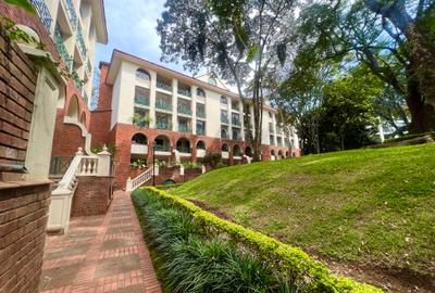 Furnished 3 Bed Apartment with En Suite at Riverside