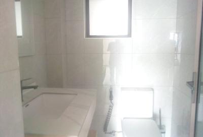 2 Bed Apartment with En Suite at Riverside Drive - 3