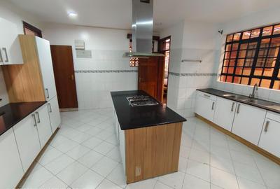 5 Bed Townhouse with En Suite at Kaputei Gardens - 4