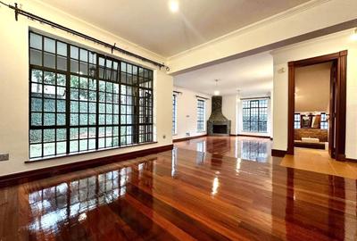 4 Bed Villa with En Suite in Spring Valley - 2