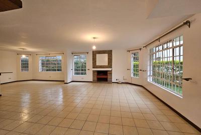 4 Bed Townhouse with En Suite in Spring Valley - 4