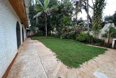 4 Bed Townhouse with En Suite in Westlands Area