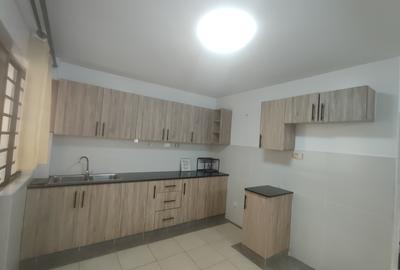 Serviced 3 Bed Apartment with En Suite in Uthiru