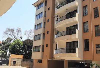 4 Bed Apartment with En Suite in Westlands Area