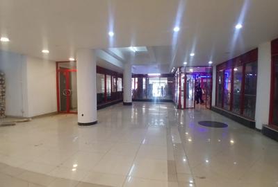 3,800 ft² Shop with Parking in Mombasa Road - 4