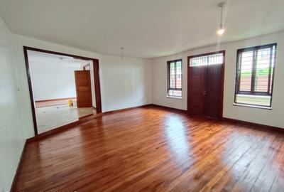 5 Bed Townhouse with En Suite at Off Othaya Road