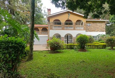 4 Bed House with En Suite in Rosslyn