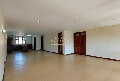 3 Bed Apartment with Swimming Pool in Riverside - 3