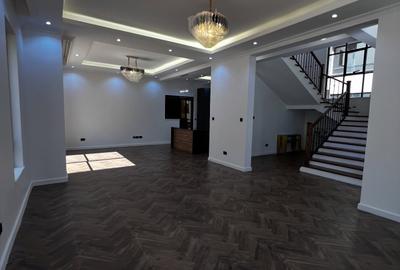 4 Bed Townhouse with En Suite in Lavington - 2