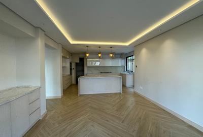 7 Bed Villa with En Suite in Lavington - 4