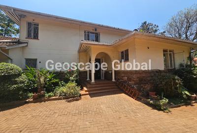 5 Bed House with En Suite in Runda