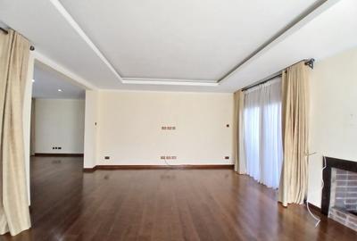 5 Bed Townhouse with En Suite at Lavington Green - 3