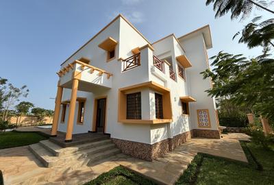 3 Bed Villa with En Suite at Ukunda