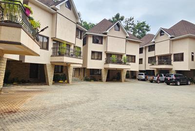 5 Bed Townhouse with En Suite in Lavington - 2