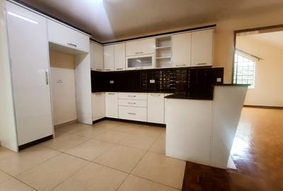 4 Bed Townhouse with En Suite in Kitisuru