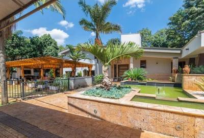 7 Bed House with En Suite at Loresho
