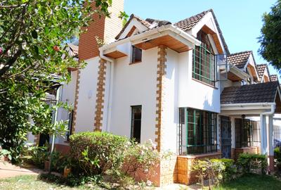 4 Bed House with En Suite in Lavington