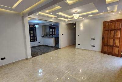 4 Bed House with En Suite at - 3