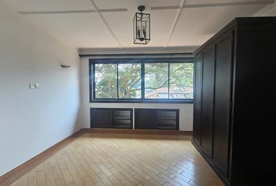 4 Bed Townhouse with En Suite at Kyuna