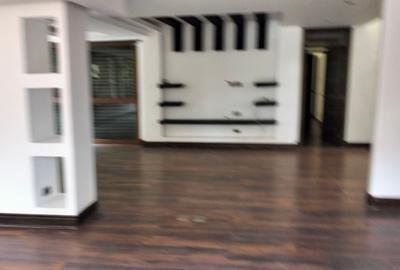6 Bed House with En Suite in Kyuna