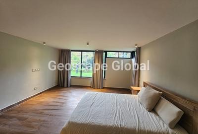 Furnished 2 Bed Apartment with En Suite in Gigiri - 4