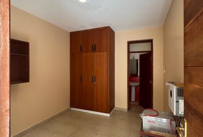 5 Bed Townhouse with En Suite at Lavington - 2